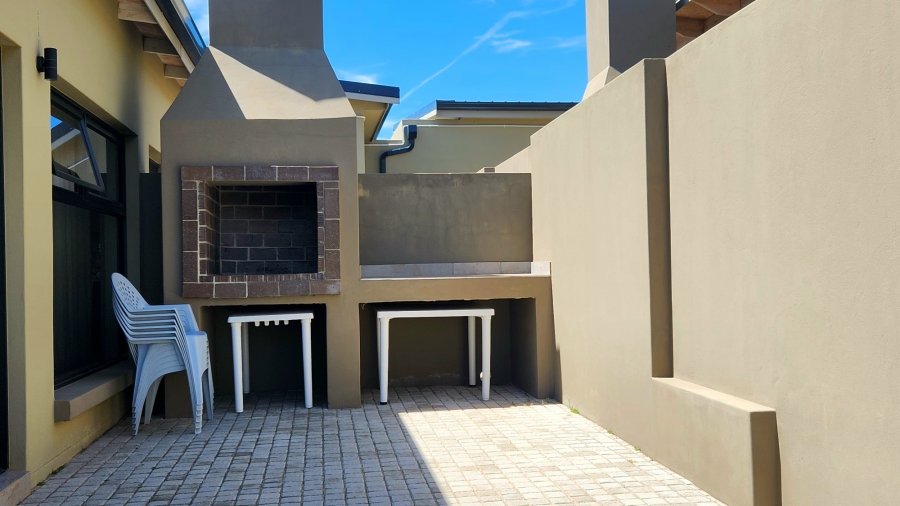 3 Bedroom Property for Sale in Hartenbos Heuwels Western Cape